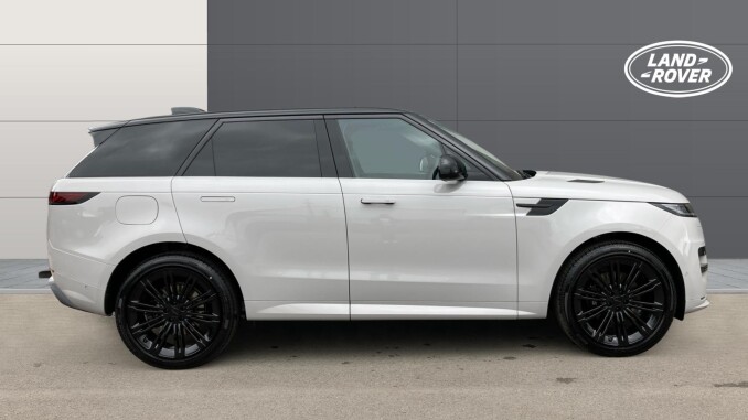 Land Rover Range Rover Sport 3.0 D300 Dynamic SE 5dr Auto Diesel Estate - Image 5